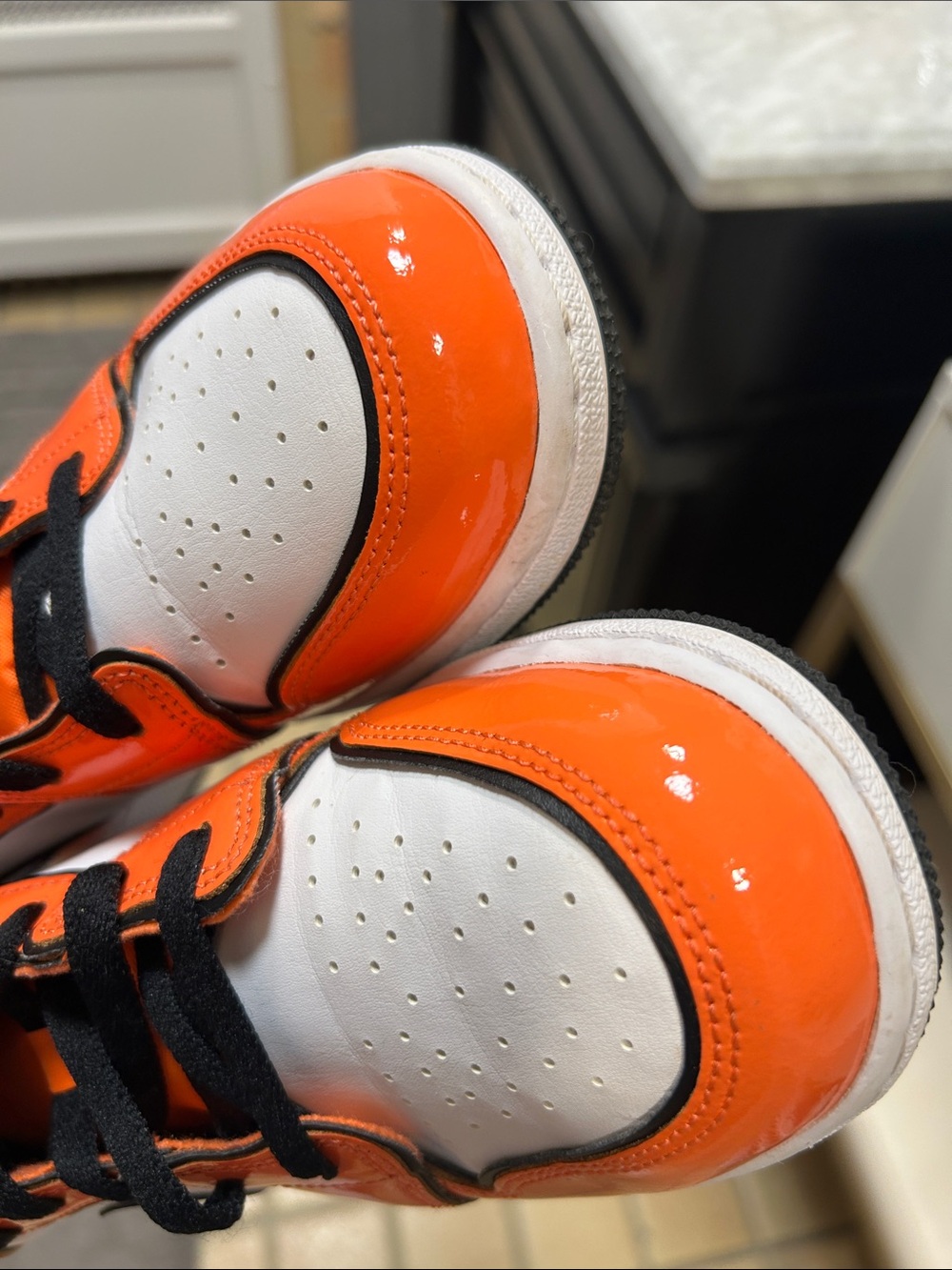 Nike Air Jordan 1 Mid SE GS "Turf Orange" 6.5Y (BQ6931-802) - Picture 5 of 11